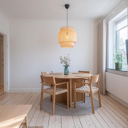 Newly Renovated 1-Bed Apartment In อัลบอร์ ภายนอก รูปภาพ