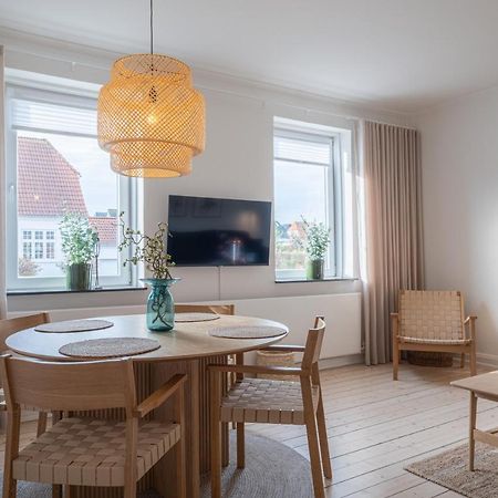Newly Renovated 1-Bed Apartment In อัลบอร์ ภายนอก รูปภาพ