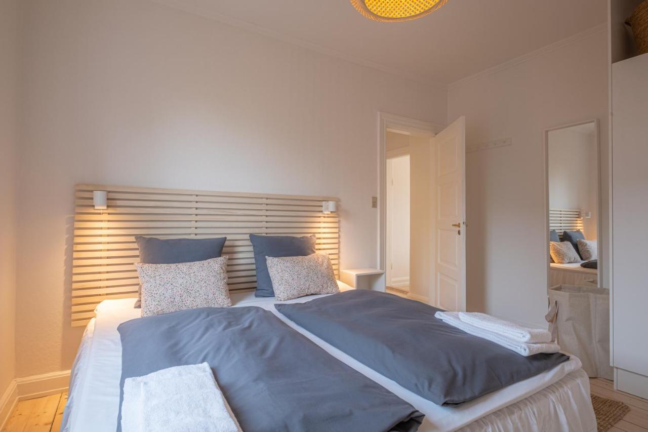 Newly Renovated 1-Bed Apartment In อัลบอร์ ภายนอก รูปภาพ